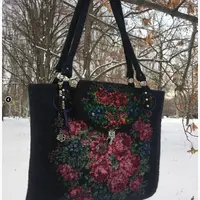 Сумка из войлока “Народные мотивы” в технике нунофелтинг