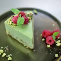 Фисташковый чизкейк и Шоколадный брауни