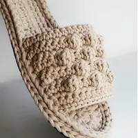 Женские тапочки и Summer Breeze