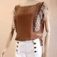 Бархатная блуза с кружевом