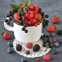 Смородина из полимерной глины