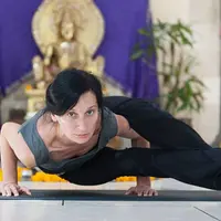 Обучающий видеокурс по йоге