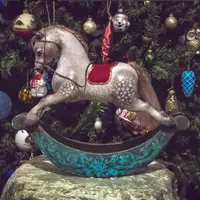 Декоративная лошадка-качалка