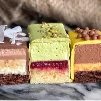 Муссовые нарезные пирожные