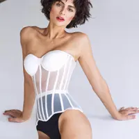 Идеальный корсет и корсет с чашками