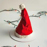 Шоколадный колпак Деда Мороза и ёлочные шары с начинками