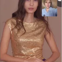 Юбка и топ из ткани с пайетками