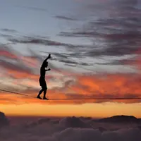 Поступью Творца