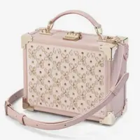 Чемоданчик из кожи