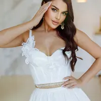 Кроп-топ с чашками и юбка