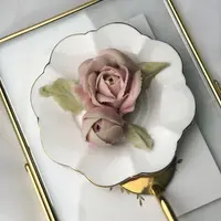 Кремовые цветы