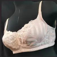 Эластичный бюст без каркасов