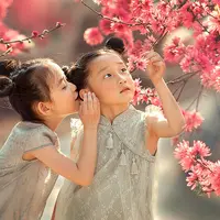 Разная весна