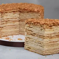 В гостях у сказки: Наполеоны, медовики и фабрика мороженого