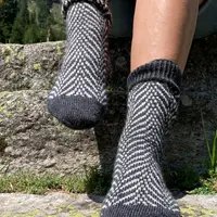 Жаккардовые носки спицами Caleidosocks