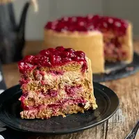 Вишневый морковный торт