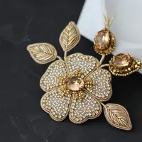 Брошь «Шиповник»