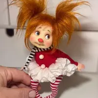 Рыжая клоунесса