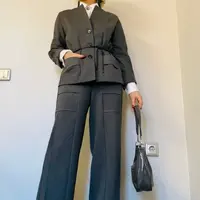 Брючный костюм с карманами из джерси