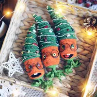 Ёлочная вязаная игрушка Морковкин