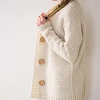 Вязание кардигана со спущенным плечом Schnee