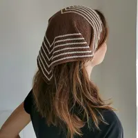 Вязаная спицами косынка I Love Stripes