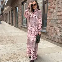 Марафон. Платье с пышными рукавами