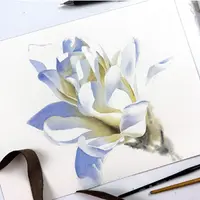 Белые цветы акварелью