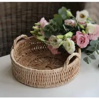 Ажурный поднос с перпендикулярным плетением