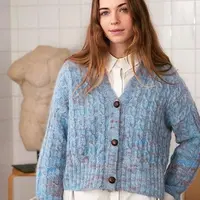 Универсальный кардиган узором из кос River