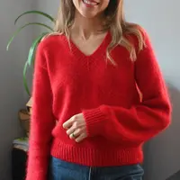 Пуловер с V-образным вырезом Academie