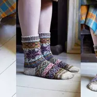 Вязаные спицами жаккардовые носки Lupin