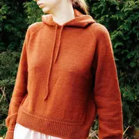 Вязаный спицами стильный пуловер-худи Redmond