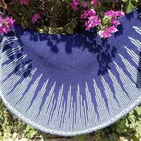 Оригинальная шаль платочной вязкой Sidelines