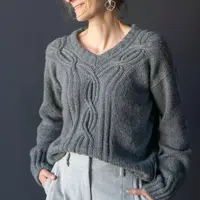 Пуловер с косой вдоль V-горловины Sylvan Sweater