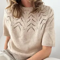 Стильный топ с ажурной кокеткой Tulipan, вязанный спицами сверху