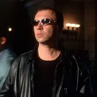 Что прячет за иронией Виктор Пелевин? София и вампиры в романах «Empire V» и «Бэтман Аполло»