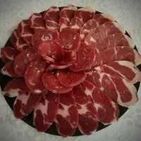 Сыровяленые и сырокопченые деликатесы