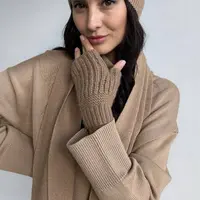 Шапка и митенки/варежки по мотивам Miu Miu