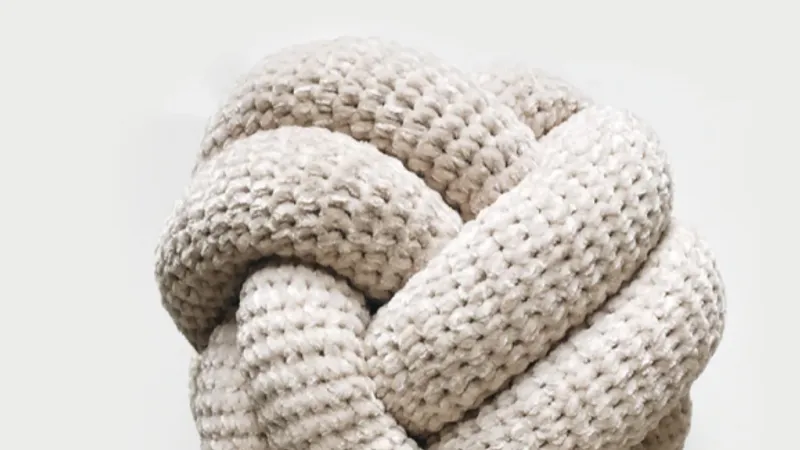 Подушка Маре