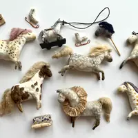 Ватные игрушки: Кони в яблоках