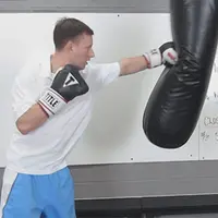 Постановка мощного удара