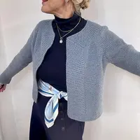 Вязаный спицами стильный жакет Turn around the corner