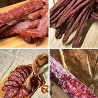 Простые колбасы и кнуты сыровял