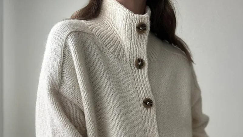 Вязание Жакет спицами Lakes Jacket базовый вязаный жакет на пуговицах